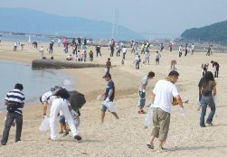 2008年須磨海岸クリーン作戦の様子